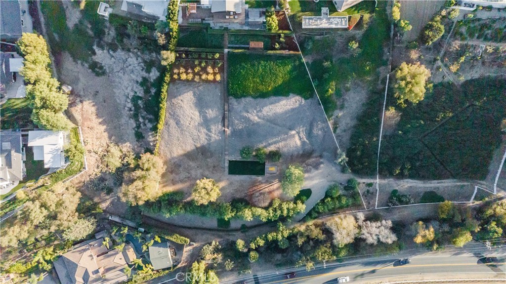 https://media.crmls.org/medias/983c0e76-4cfd-483c-ad81-1dc1bc1b76d8.jpg?preset=X-Large