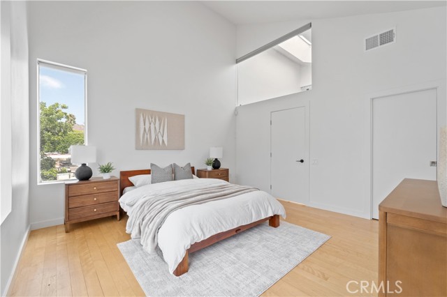 Detail Gallery Image 13 of 27 For 1040 N Curson Ave #3,  West Hollywood,  CA 90046 - 3 Beds | 3 Baths