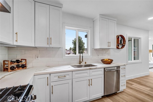 Detail Gallery Image 17 of 50 For 2941 Adriatic Ave, Long Beach,  CA 90810 - 3 Beds | 2 Baths