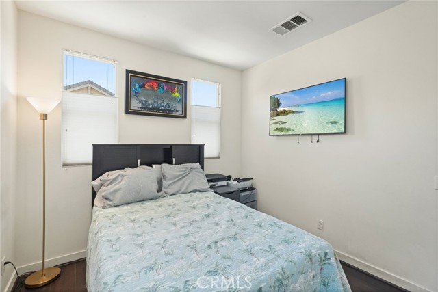 Detail Gallery Image 32 of 42 For 12827 W Hemingway Dr, San Fernando,  CA 91340 - 4 Beds | 2/1 Baths