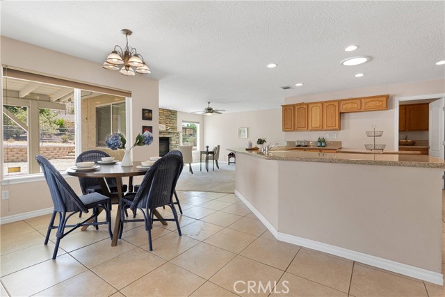 19410 Allegheny Court, Apple Valley CA: https://media.crmls.org/medias/983d4dac-bcdc-4e24-91a0-2d708cfeea14.jpg