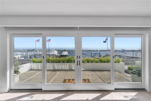 Detail Gallery Image 5 of 34 For 1006 Bay Front, Newport Beach,  CA 92662 - 4 Beds | 5 Baths