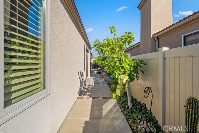 40070 Corte Fortuna, Murrieta CA: https://media.crmls.org/medias/983dc034-b7d5-4b23-9029-357325fffcfb.jpg