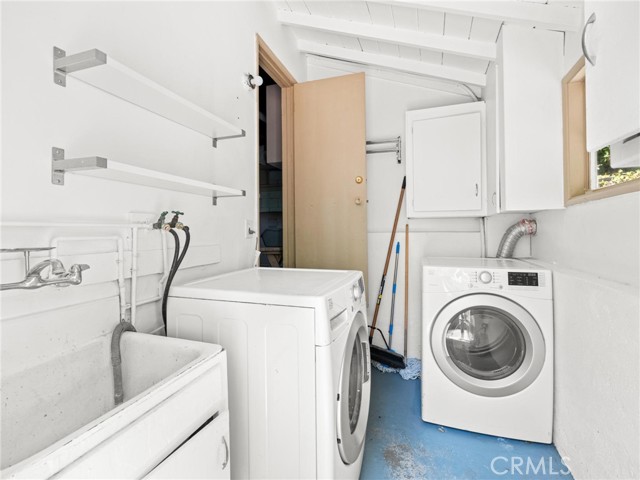 5405 Black Oak Drive, Los Angeles CA: https://media.crmls.org/medias/983dfd61-3047-42be-a5bf-43c4621ae1aa.jpg