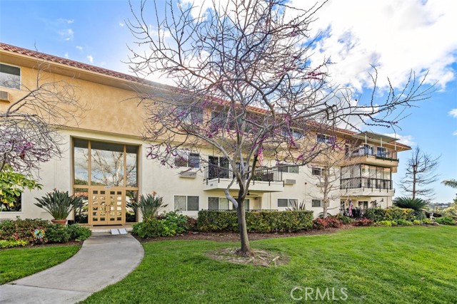 Detail Gallery Image 27 of 41 For 2394 via Mariposa W. Unit 2f, Laguna Woods,  CA 92637 - 2 Beds | 2 Baths