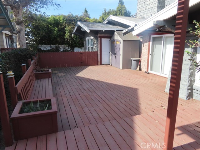 Detail Gallery Image 5 of 35 For 2115 4th Ave, Los Angeles,  CA 90018 - 5 Beds | 2/1 Baths