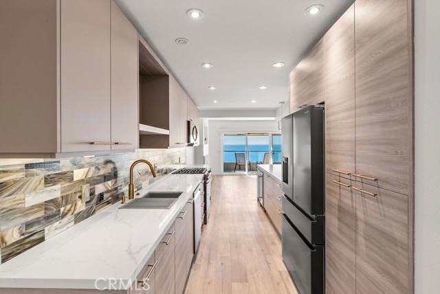 Detail Gallery Image 6 of 44 For 21751 Ocean Vista Dr, Laguna Beach,  CA 92651 - 3 Beds | 2/1 Baths