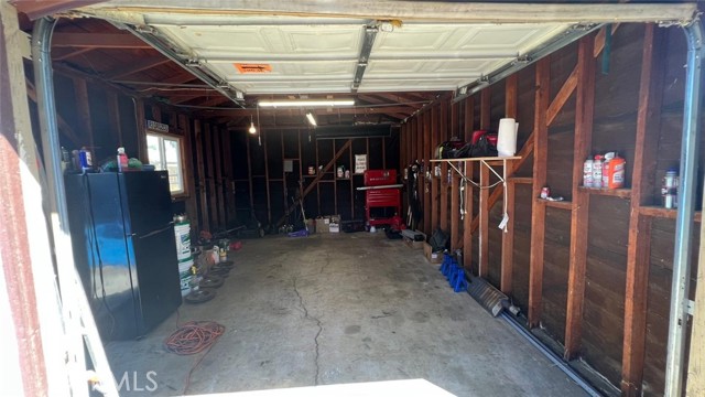 320 E Acacia Avenue, Hemet CA: https://media.crmls.org/medias/983f0672-487d-448b-bfb9-b1ad8d068586.jpg