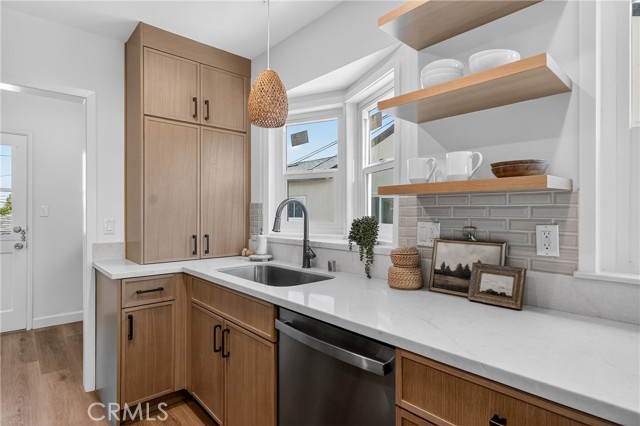 Detail Gallery Image 15 of 55 For 6133 W 83rd, Los Angeles,  CA 90045 - 3 Beds | 2 Baths