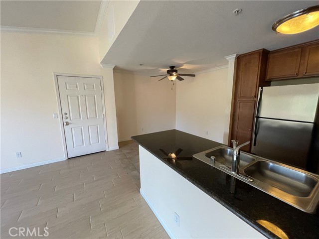 Detail Gallery Image 8 of 56 For 1965 Las Colinas Cir #308,  Corona,  CA 92879 - 2 Beds | 2 Baths