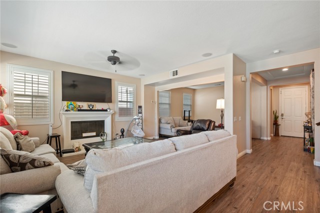 40924 Diana Lane, Lake Elsinore CA: https://media.crmls.org/medias/983ff485-535b-4dba-b386-f244da318d48.jpg