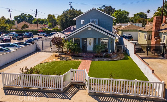 Detail Gallery Image 12 of 45 For 417 N Lamer St, Burbank,  CA 91506 - 5 Beds | 2 Baths