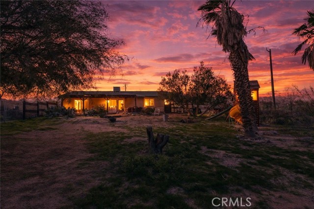 11585 Manana Drive, Morongo Valley CA: https://media.crmls.org/medias/98410225-ef9f-4f73-a4ca-e0410c114922.jpg