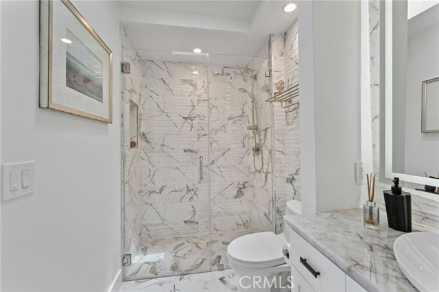 444 Morning Canyon Road, Corona del Mar CA: https://media.crmls.org/medias/984114e7-18ad-470f-8658-760d618ba043.jpg