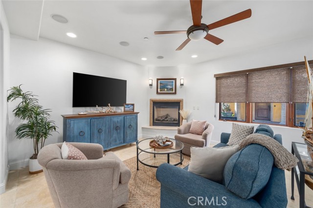 Detail Gallery Image 8 of 47 For 160 Hinds Avenue #202,  Pismo Beach,  CA 93449 - 3 Beds | 3 Baths