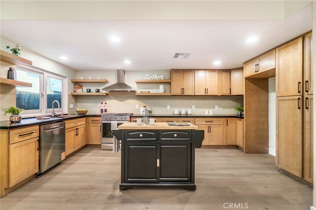 MLS #OC25260184 image #42