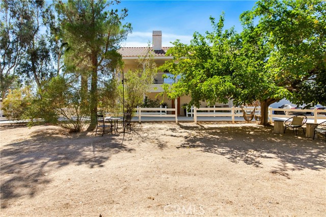 10431 Tussing Ranch Court, Apple Valley CA: https://media.crmls.org/medias/98421141-733d-46e5-91ad-776e68d539bd.jpg