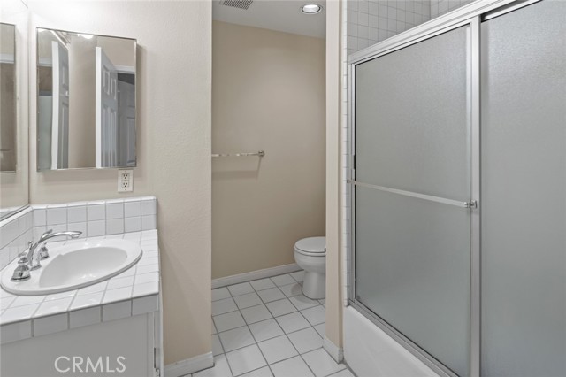 Detail Gallery Image 14 of 19 For 4334 Colbath Ave #304,  Sherman Oaks,  CA 91423 - 2 Beds | 3 Baths