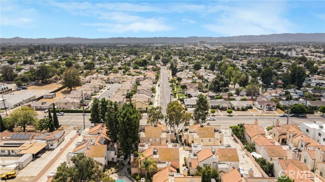 14383 Nordhoff Street, Panorama City CA: https://media.crmls.org/medias/9842c2d1-1185-42e7-81d5-76541ae1e869.jpg