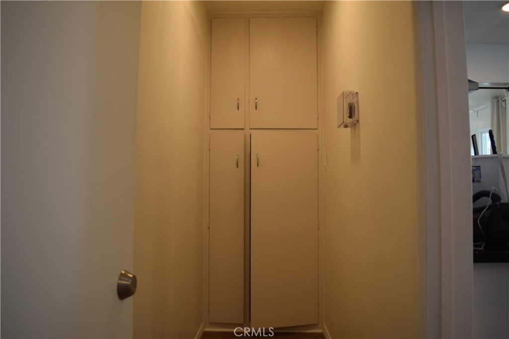 https://media.crmls.org/medias/984312dd-c7bb-4412-b7ba-3125e117020d.jpg?preset=X-Large