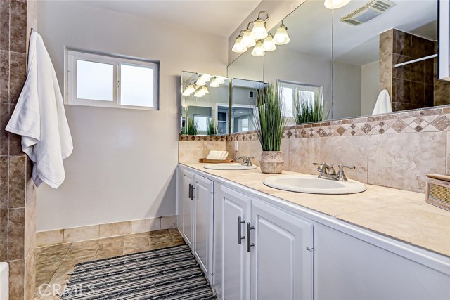 Detail Gallery Image 25 of 41 For 1725 Van Horne Ln, Redondo Beach,  CA 90278 - 4 Beds | 2/1 Baths