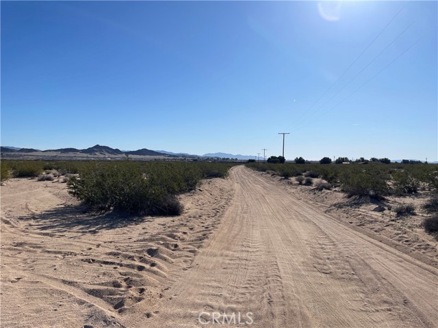 Detail Gallery Image 4 of 9 For 72720 Sunny Sands Dr, Twentynine Palms,  CA 92277 - – Beds | – Baths