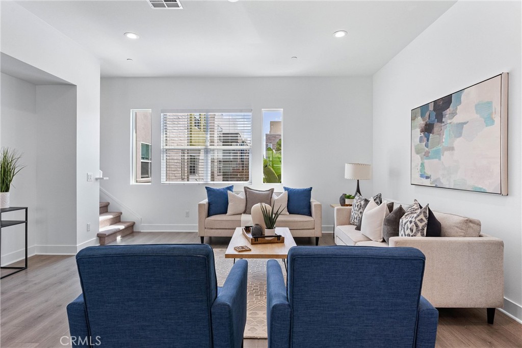 9843c7a4 F614 484e B5df E71f315a92c1