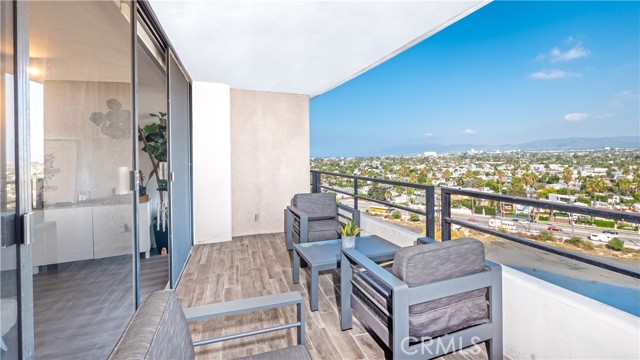 Detail Gallery Image 7 of 15 For 4265 Marina City Drive #811,  Marina Del Rey,  CA 90292 - 2 Beds | 2 Baths