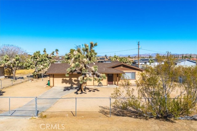 Detail Gallery Image 2 of 47 For 57862 Canterbury St, Yucca Valley,  CA 92284 - 3 Beds | 2 Baths