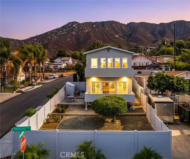 Detail Gallery Image 1 of 49 For 33411 Landerville Bld, Lake Elsinore,  CA 92530 - 3 Beds | 2 Baths