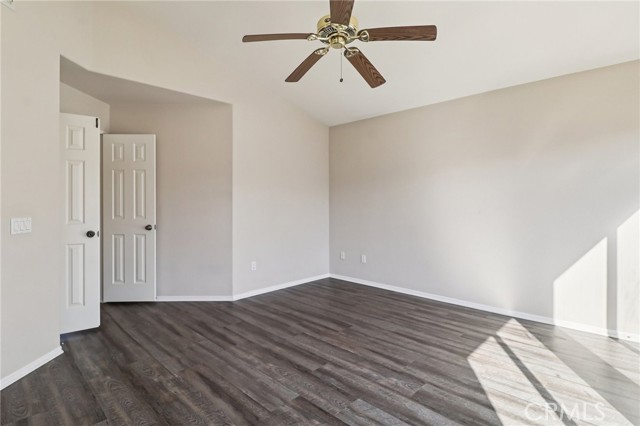 Detail Gallery Image 39 of 47 For 5667 Dartmoor Cir, Oceanside,  CA 92057 - 4 Beds | 3 Baths