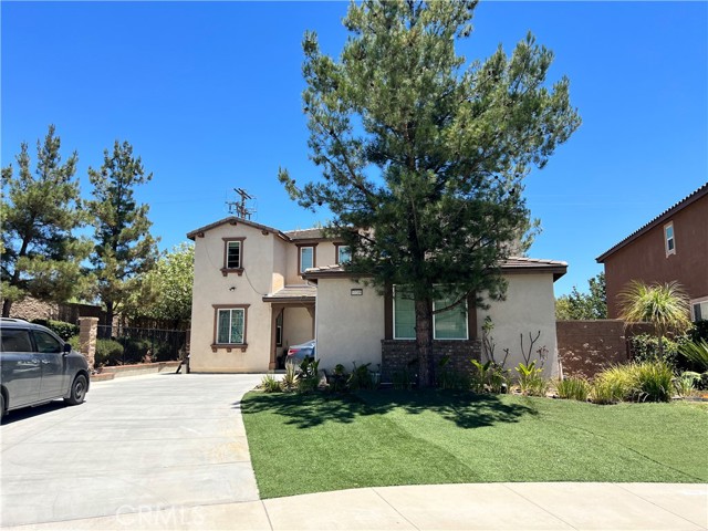 Detail Gallery Image 2 of 32 For 53209 Trailing Rose Dr, Lake Elsinore,  CA 92532 - 5 Beds | 2/1 Baths