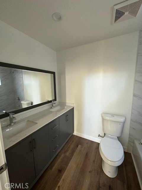5507 S Manhattan Place, Los Angeles CA: https://media.crmls.org/medias/9845c4c2-3ac8-451a-b652-e0b0244e1d27.jpg