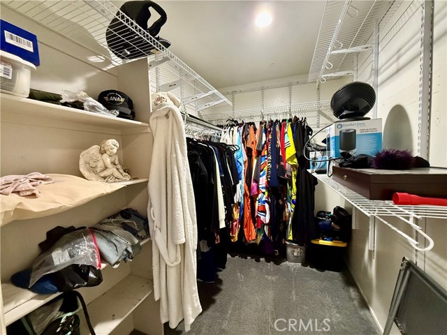 9213 Independence Way, North Hills CA: https://media.crmls.org/medias/98460f1d-45ab-4fb9-bb58-69542141e058.jpg