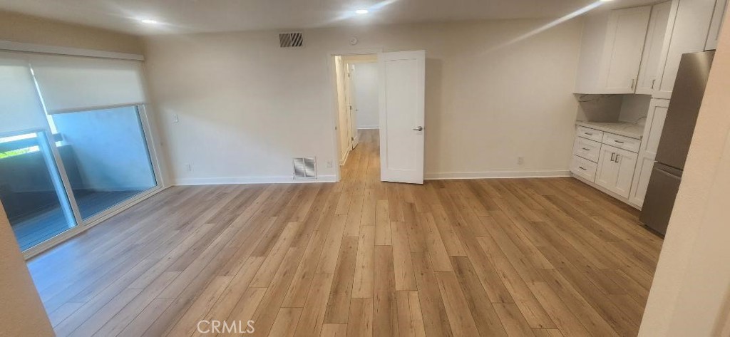 https://media.crmls.org/medias/9846dcee-de02-4bc1-bff7-4545cd153799.jpg?preset=X-Large