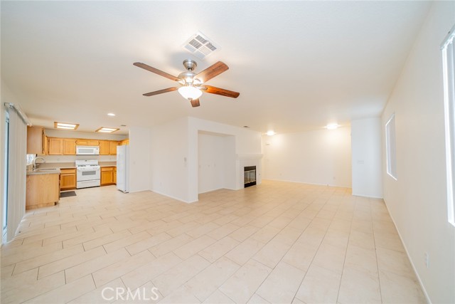 Detail Gallery Image 4 of 42 For 13686 Sylvan Oaks Rd, Victorville,  CA 92392 - 3 Beds | 2 Baths