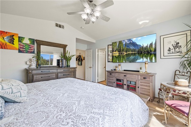 29508 Alyssum Lane, Canyon Country CA: https://media.crmls.org/medias/9847b96c-defe-4211-835e-12239c5754a7.jpg