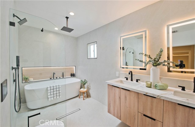 Detail Gallery Image 9 of 47 For 5864 Jamieson Ave, Encino,  CA 91316 - 3 Beds | 3 Baths