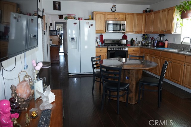 Detail Gallery Image 35 of 40 For 611 W 91st, Los Angeles,  CA 90044 - 3 Beds | 2 Baths