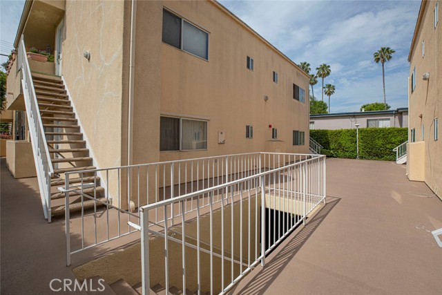 13801 Oxnard Street, 101 photo 6