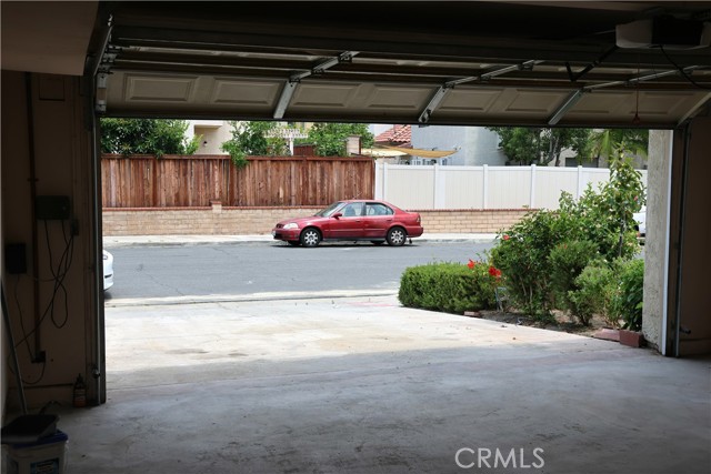 26002 Dundee Drive, Lake Forest CA: https://media.crmls.org/medias/9849fdae-733a-494f-b385-a43a831b1d97.jpg