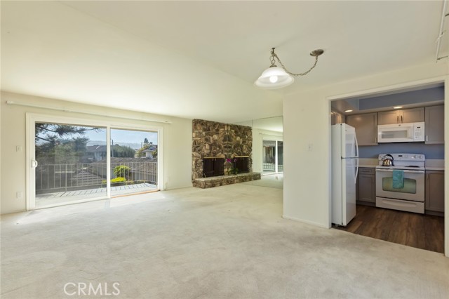 23026 Nadine Circle, Torrance CA: https://media.crmls.org/medias/984a7e48-f0b0-4ed6-a3b9-994137d81696.jpg