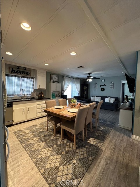 Detail Gallery Image 10 of 15 For 201 W Collins Ave #40,  Orange,  CA 92867 - 2 Beds | 2 Baths