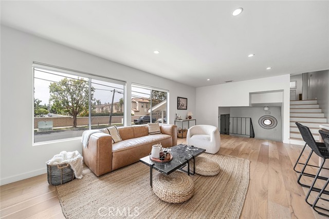 Detail Gallery Image 12 of 42 For 5681 E. Colorado St, Long Beach,  CA 90814 - 3 Beds | 2/1 Baths