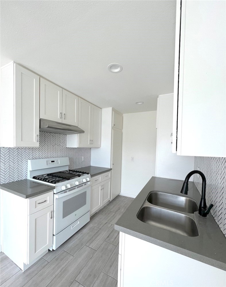 1803 E Lomita Avenue #2