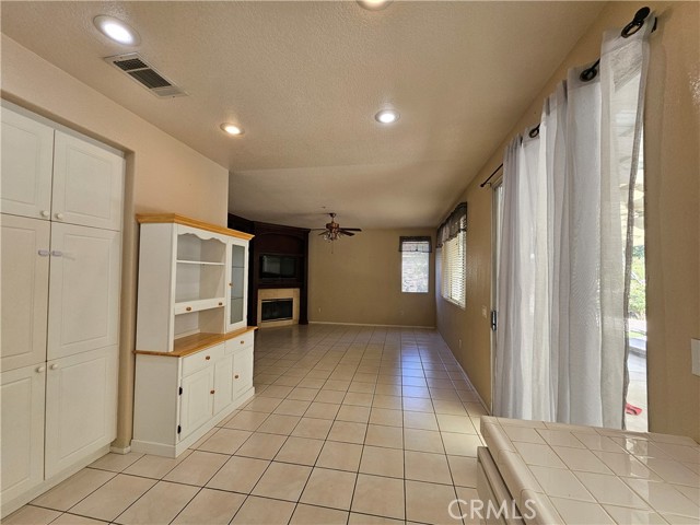 1366 Withorn Court, Riverside CA: https://media.crmls.org/medias/984c728b-5abd-4903-a643-bd1d8b16fa74.jpg