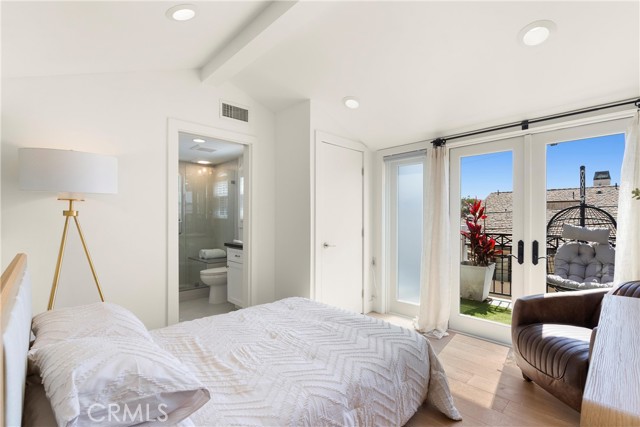 Detail Gallery Image 14 of 21 For 606 1/2 Marigold Ave, Corona Del Mar,  CA 92625 - 2 Beds | 2/1 Baths