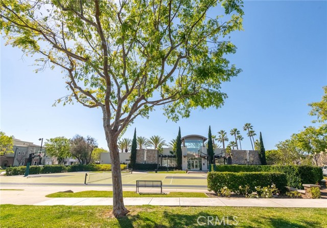 Detail Gallery Image 4 of 58 For 5341 Strand #105,  Hawthorne,  CA 90250 - 2 Beds | 2/1 Baths