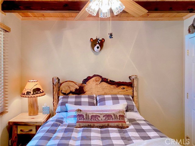 Detail Gallery Image 9 of 11 For 821 W Rainbow Bld, Big Bear City,  CA 92314 - 2 Beds | 1 Baths