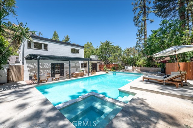 Detail Gallery Image 25 of 28 For 16990 Escalon Dr, Encino,  CA 91436 - 3 Beds | 2/1 Baths
